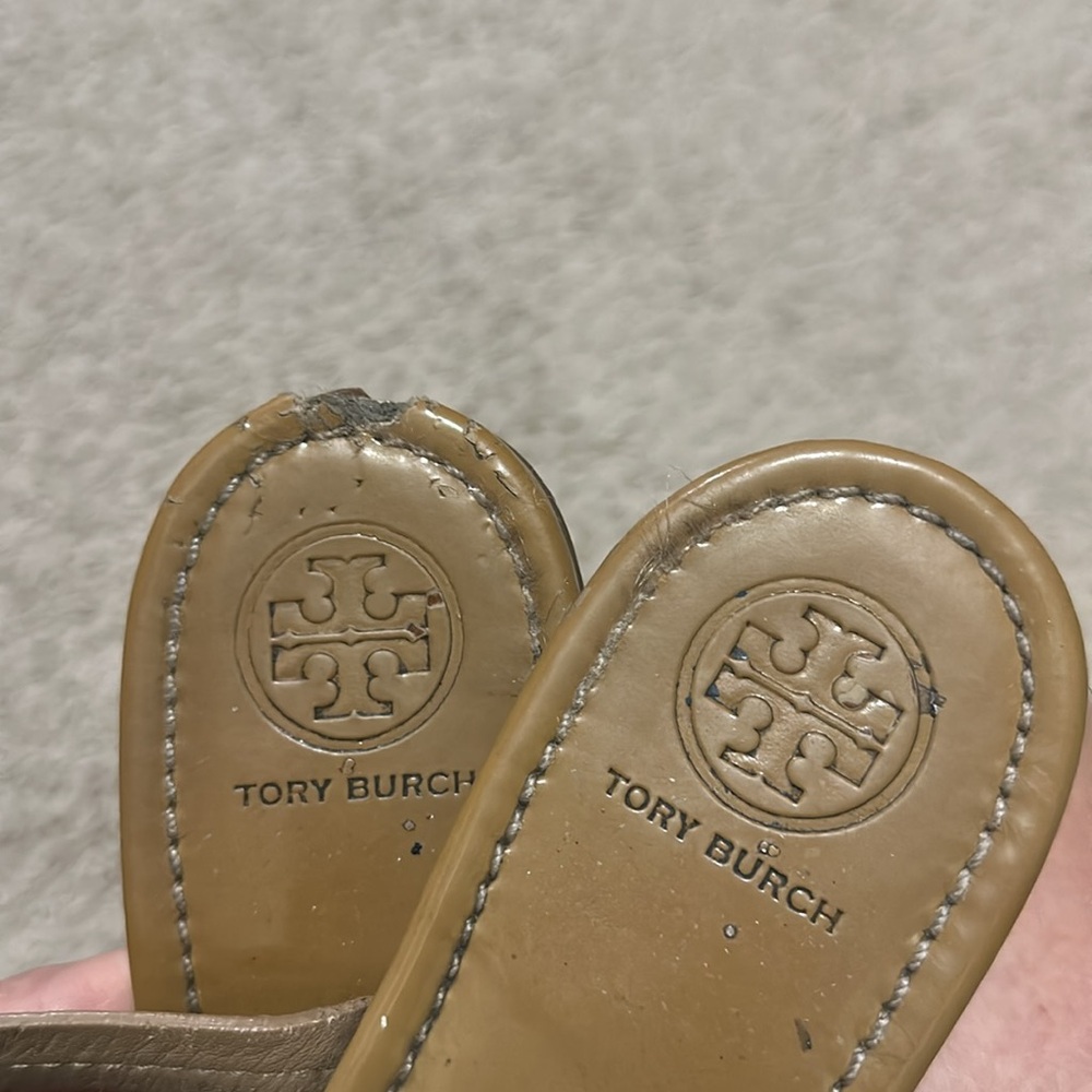 Tory Burch
MILLER SANDAL - Picture 4 of 4